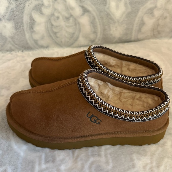 UGGs - Picture 9 of 9